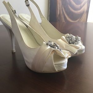 Stuart Weitzman - Size 9